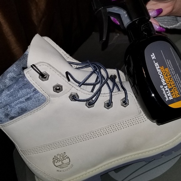 Women off white timberlands - Picture 3 of 3